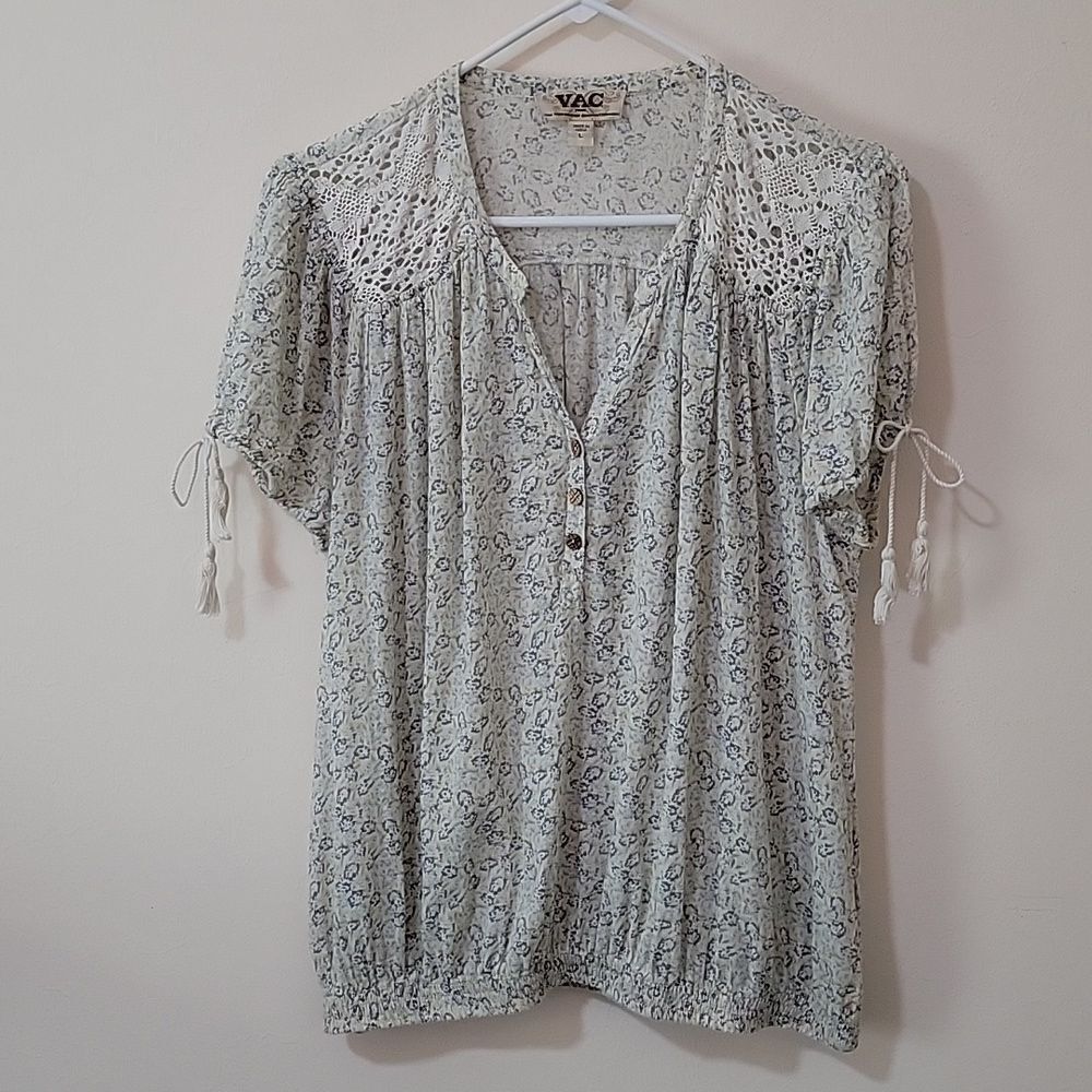 VAC Nine West Vintage American Collection liberty floral blouse. Size L